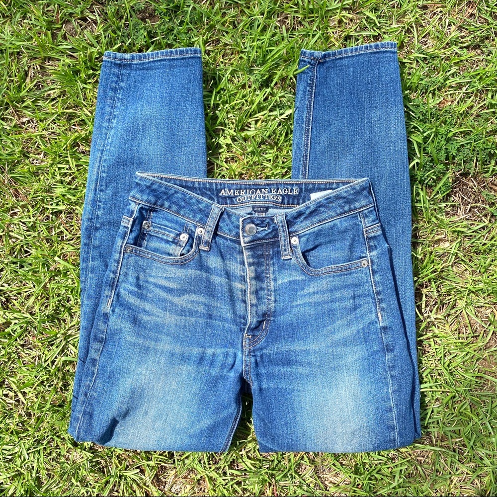 American Eagle high waisted mom jeans